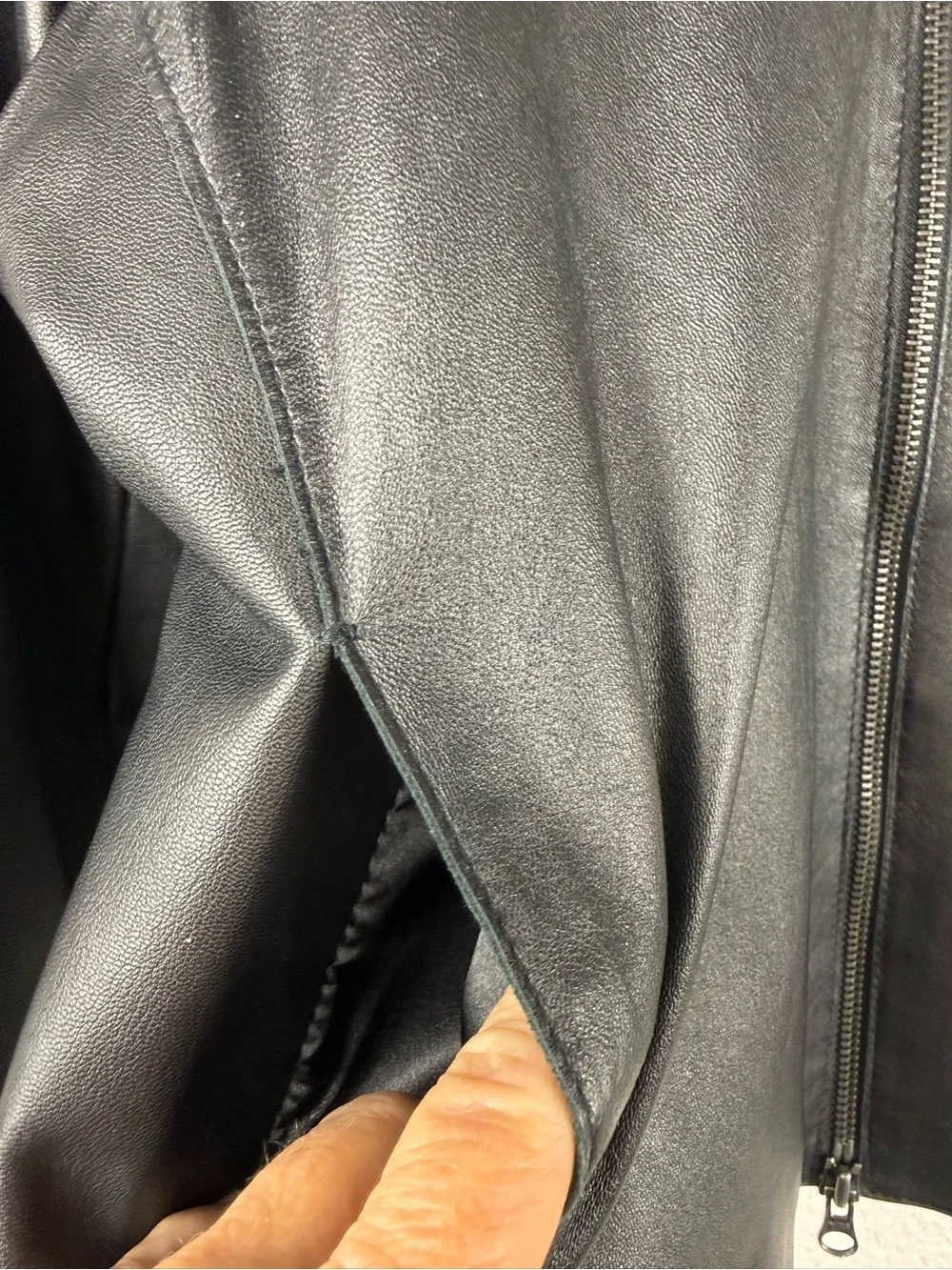 Isaac Mizrahi Genuine Leather Jacket | Zebra Lining | Zip Front | Black | XL - Picture 4 of 11